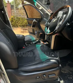 Toyota Land Cruiser 2010 Black