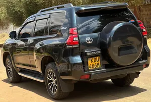 Toyota Land Cruiser 2010 Black