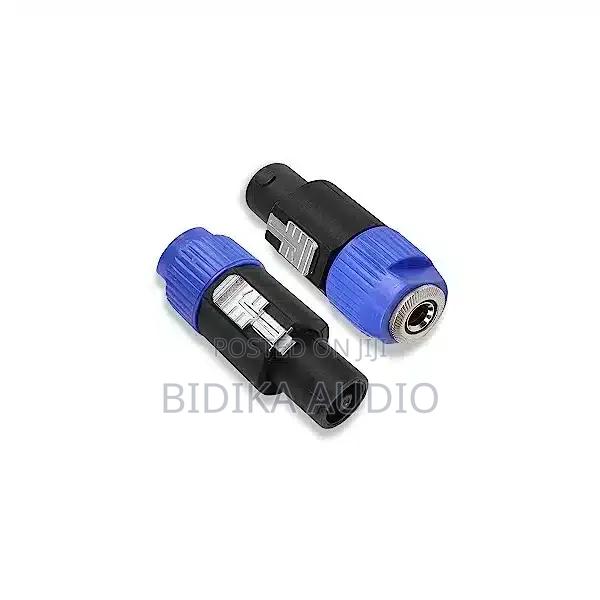 Music House Female speakON Connector