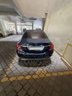 Mercedes-Benz C200 2015 Blue