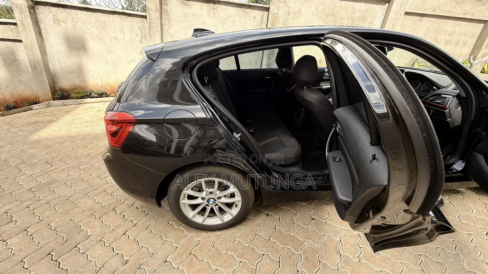 BMW 118i 2015 Black