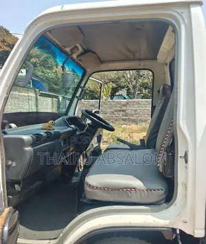 Isuzu NKR 2014 White