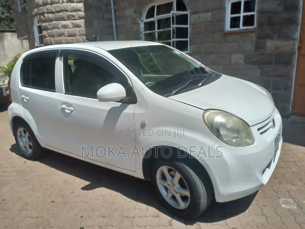 Toyota Passo 1.0 FWD 2014 White
