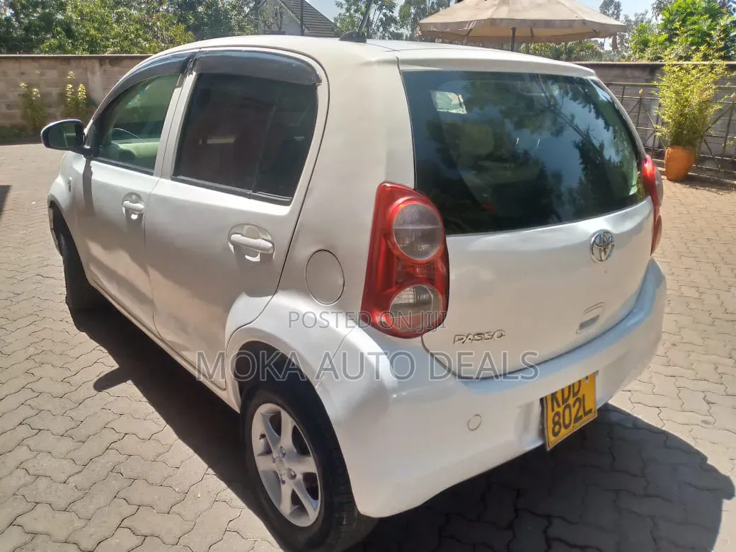 Toyota Passo 1.0 FWD 2014 White