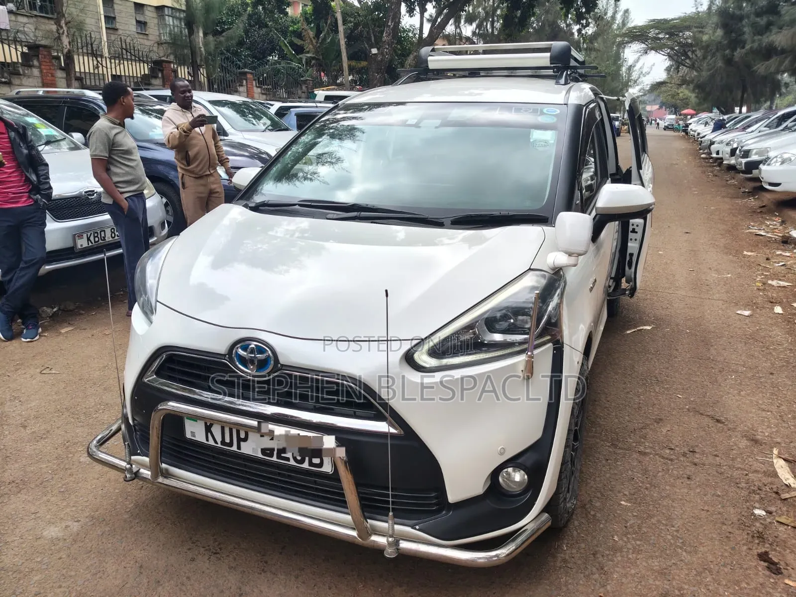 Toyota Sienta 2017 White