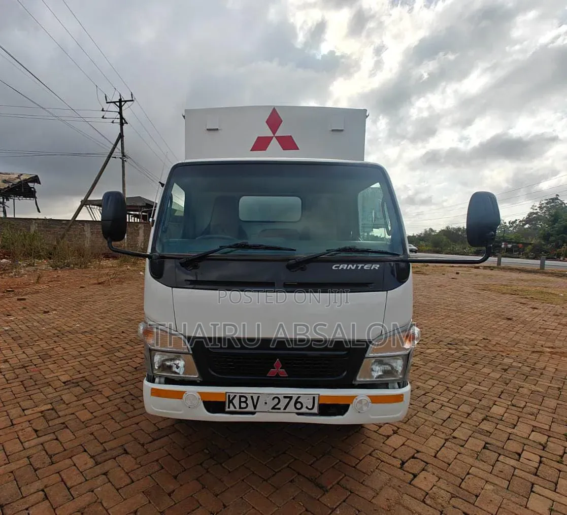 Mitsubishi Canter Year 2014 White