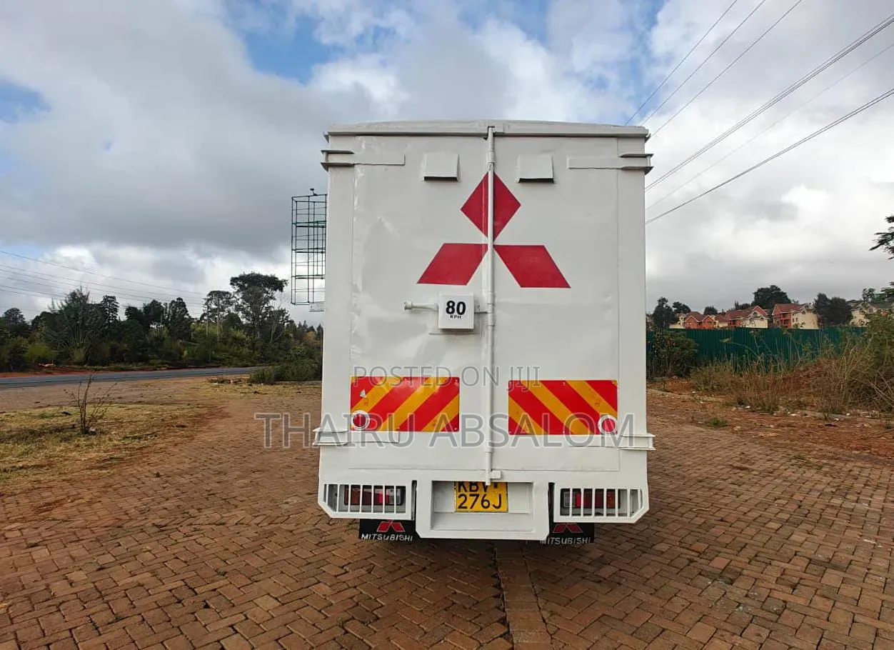 Mitsubishi Canter Year 2014 White