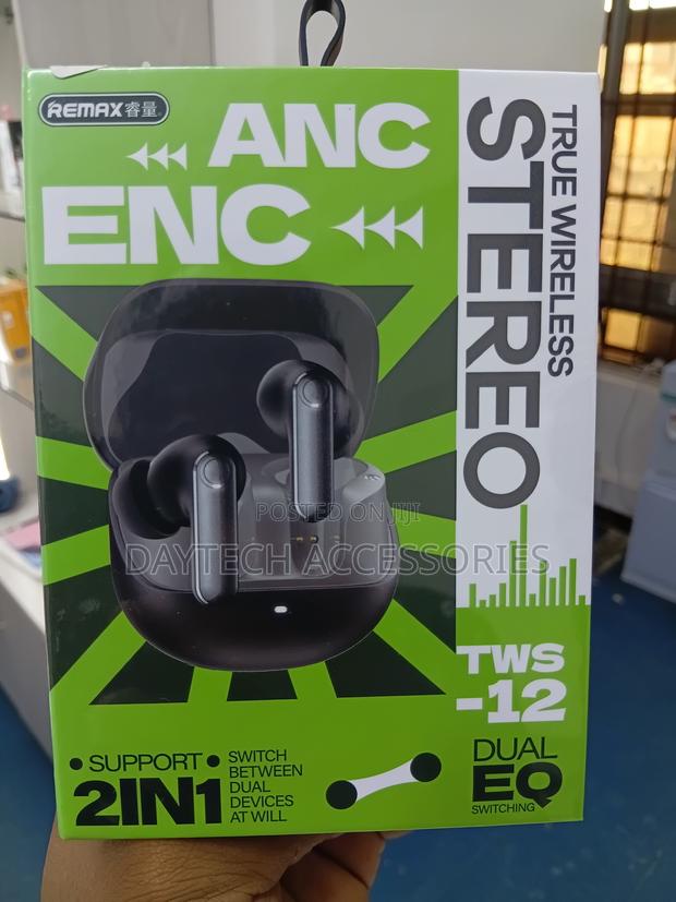 The Remax TWS-12 True Wireless Stereo Earbuds.