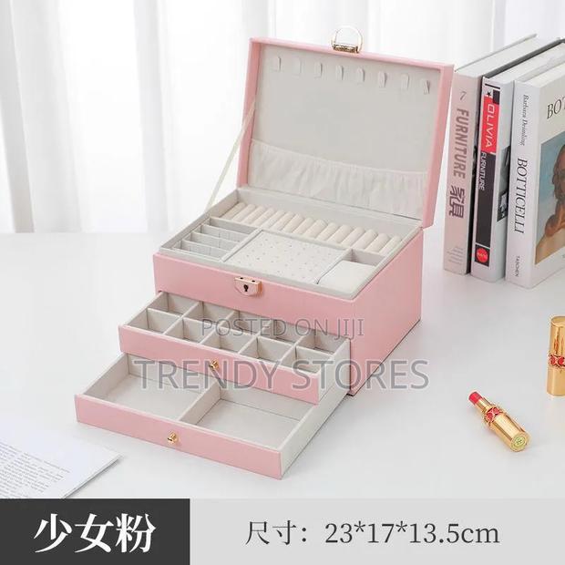 Pull Out Drawer Case - main view