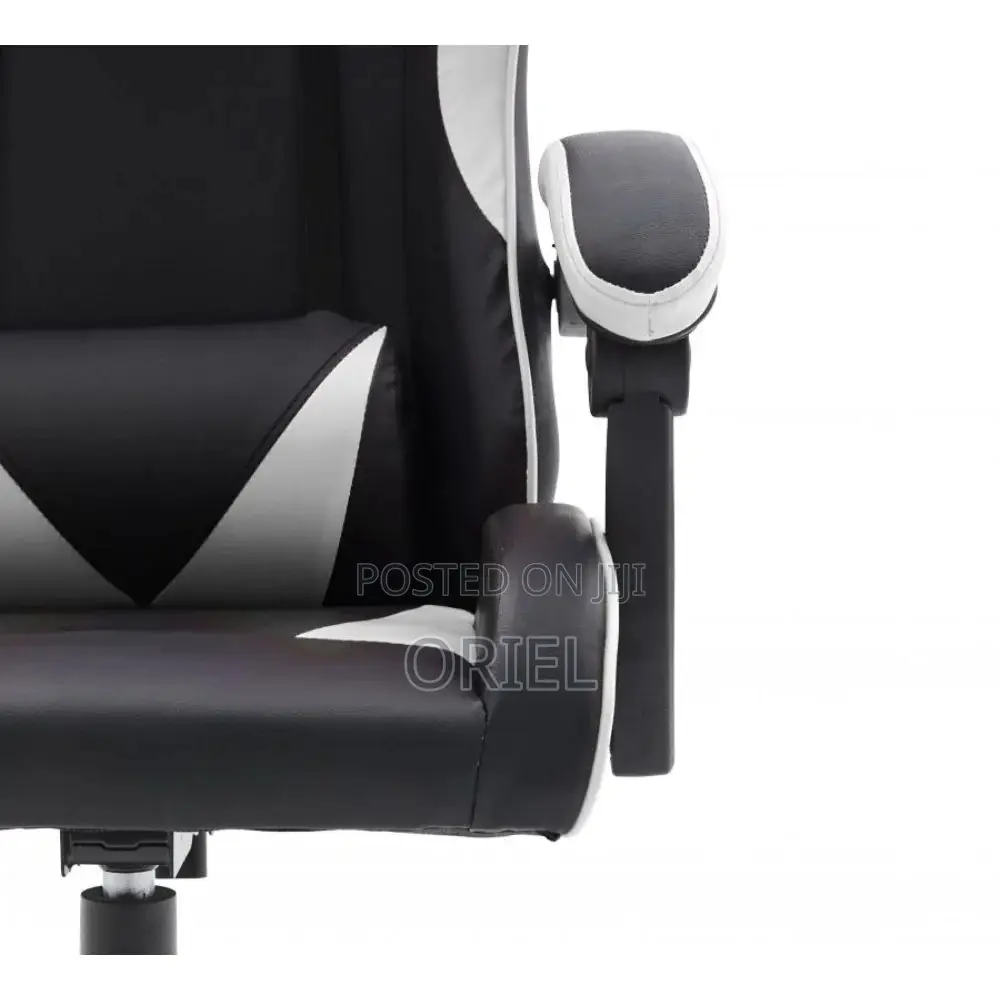 Executive Gaming Chair : Black Leather Ergonomic Gaming Chair