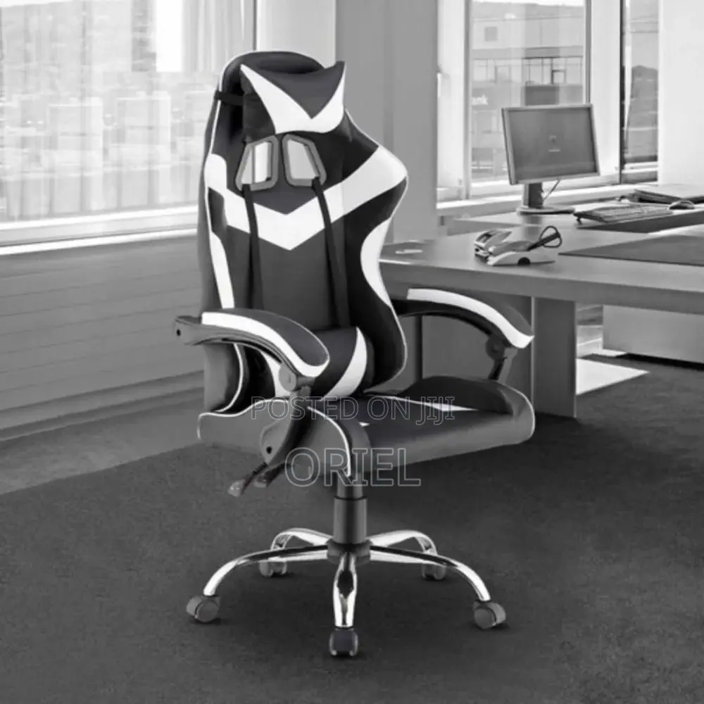 Executive Gaming Chair : Black Leather Ergonomic Gaming Chair