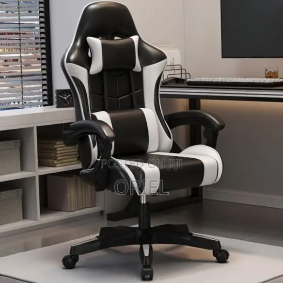 Executive Gaming Chair : Black Leather Ergonomic Gaming Chair