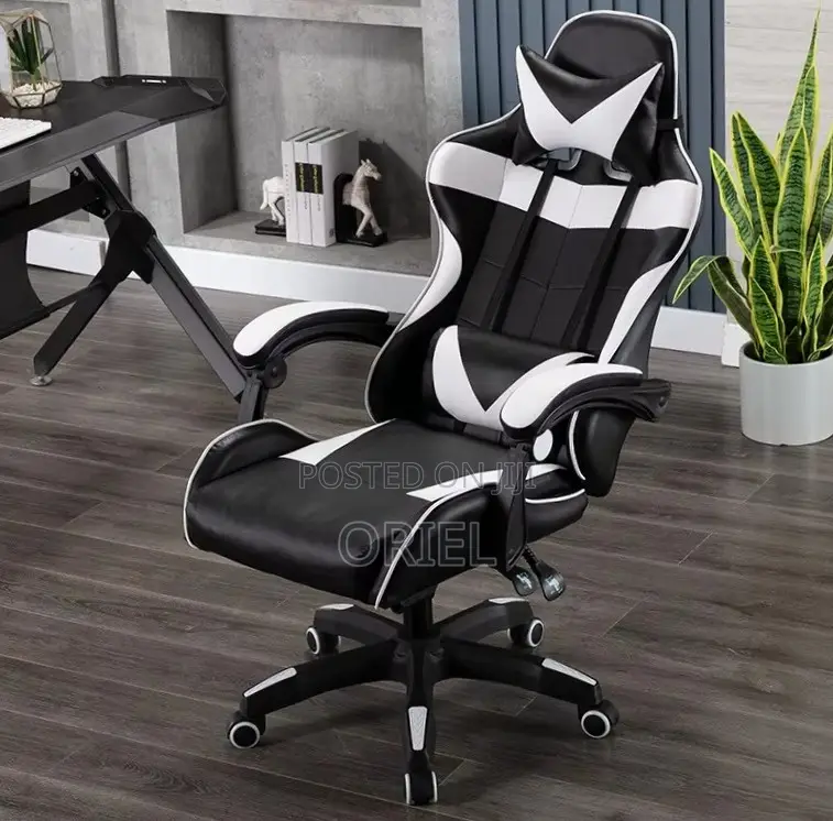 Executive Gaming Chair : Black Leather Ergonomic Gaming Chair