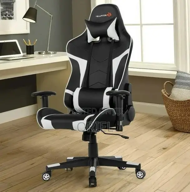 Executive Gaming Chair : Black Leather Ergonomic Gaming Chair