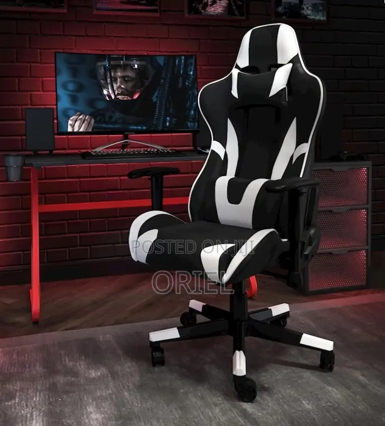 Executive Gaming Chair : Black Leather Ergonomic Gaming Chair