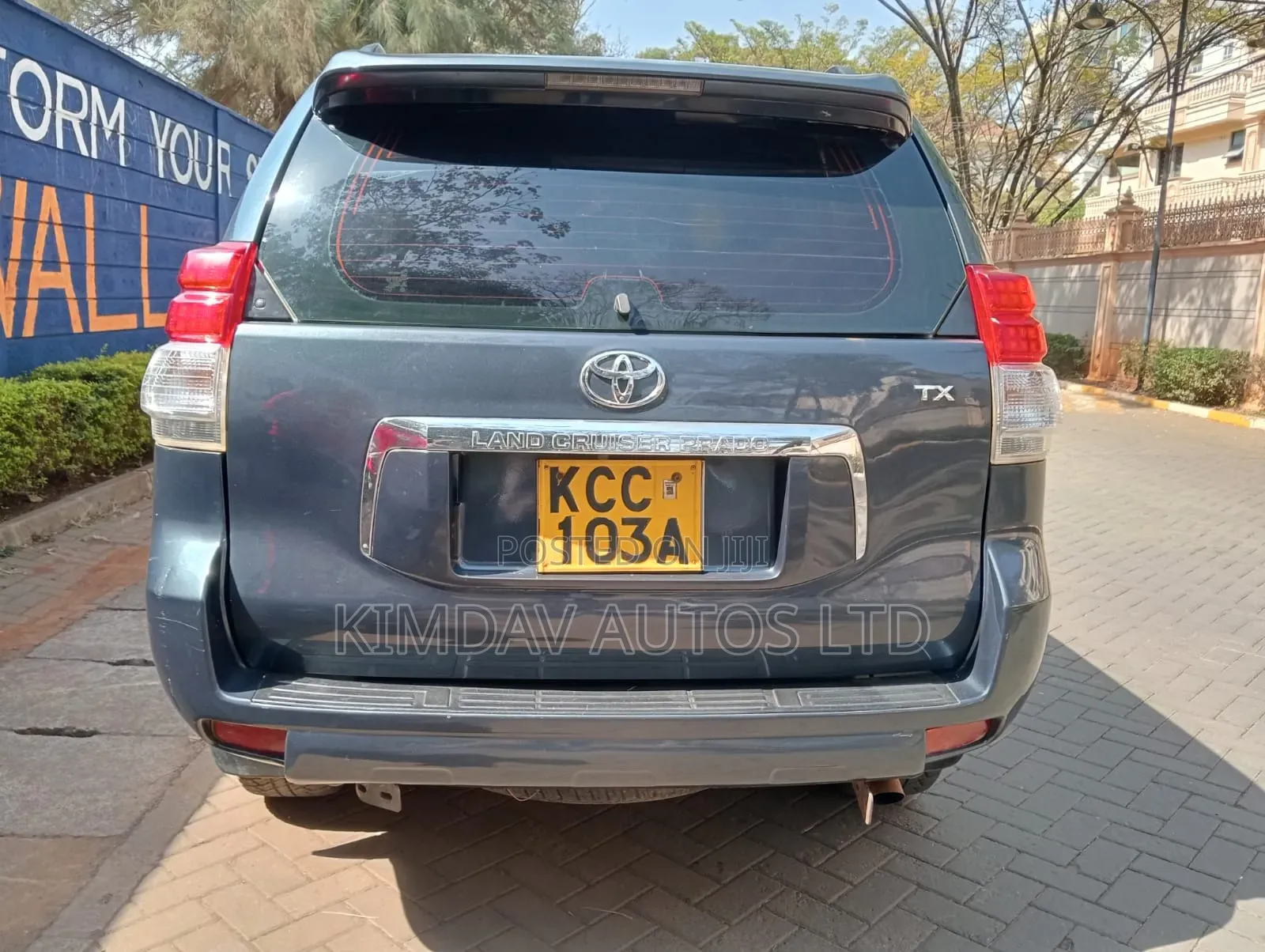 Toyota Land Cruiser Prado 2011 Gray
