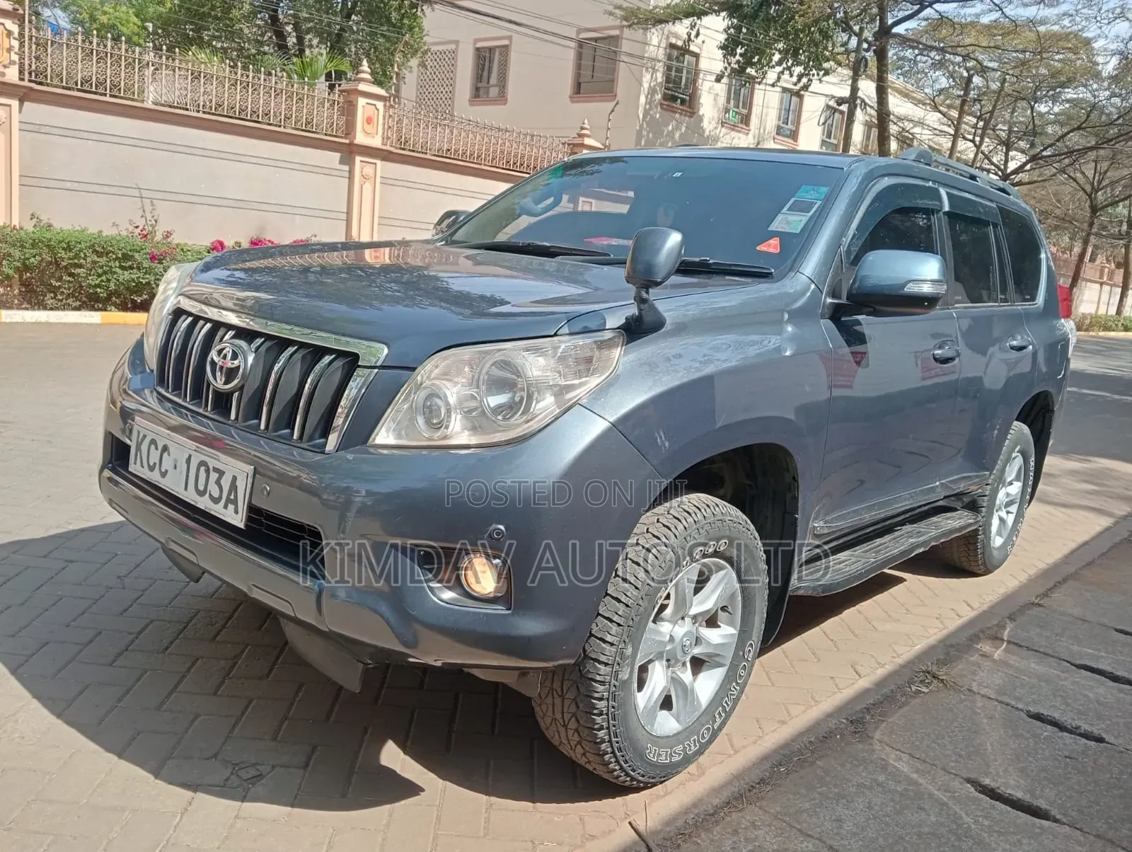 Toyota Land Cruiser Prado 2011 Gray