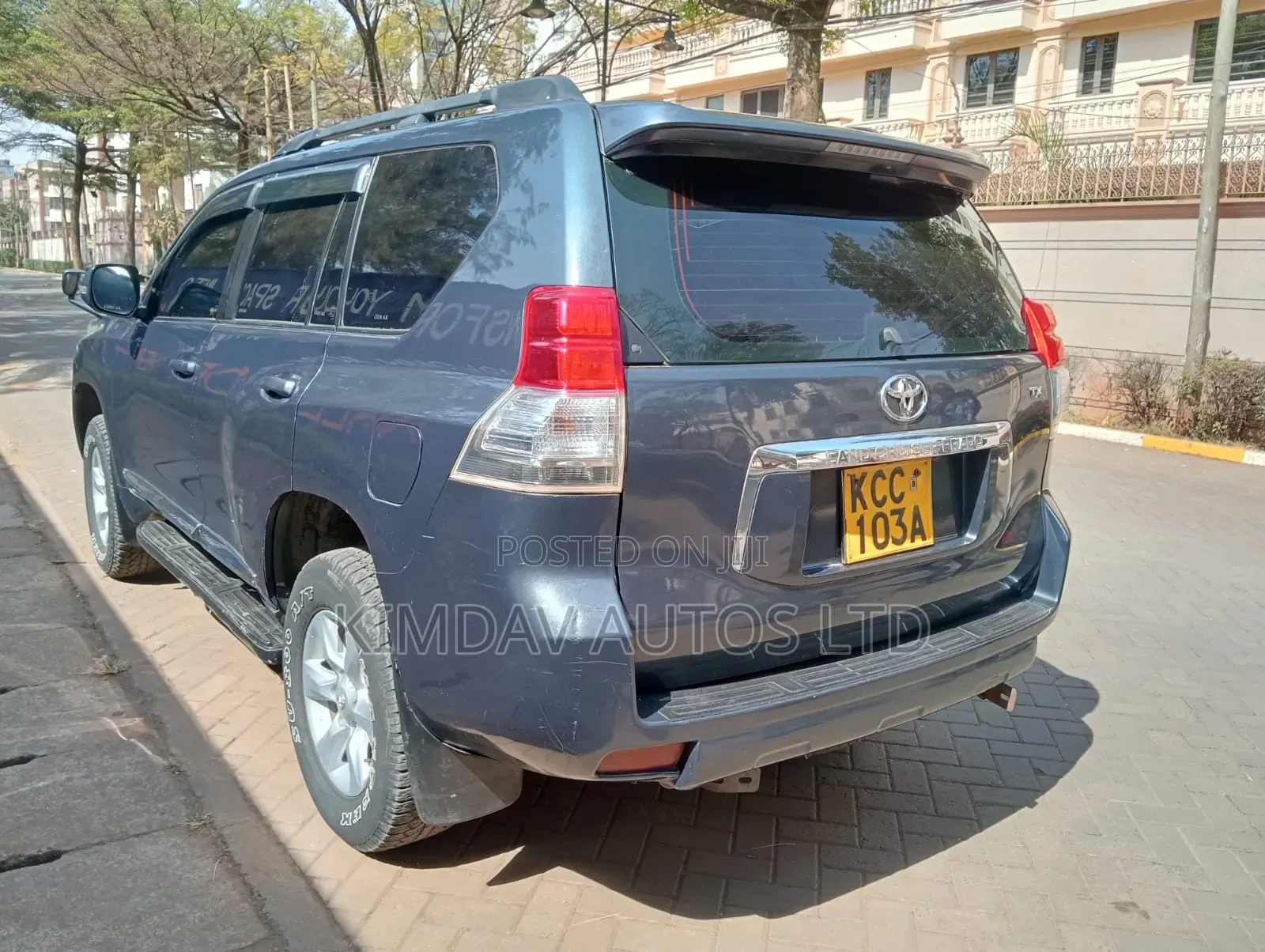 Toyota Land Cruiser Prado 2011 Gray