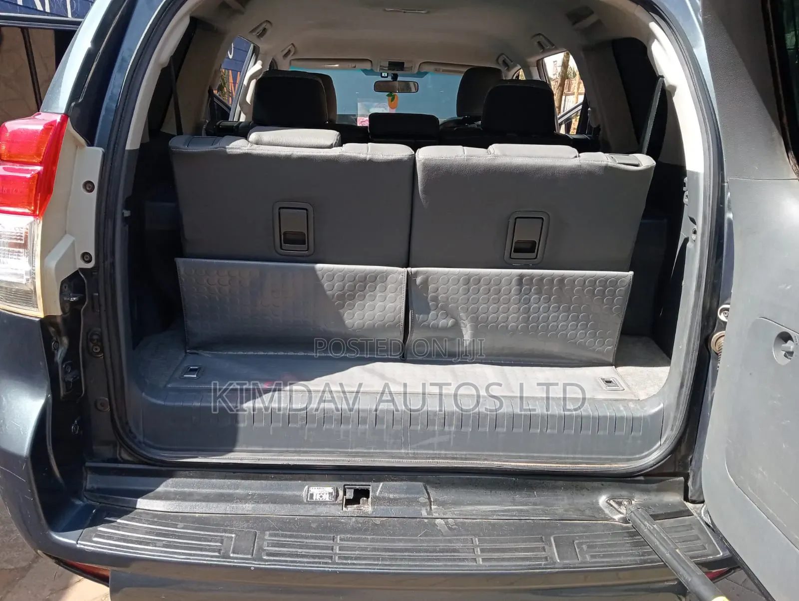 Toyota Land Cruiser Prado 2011 Gray