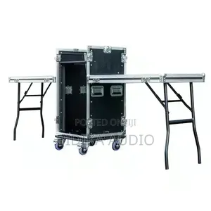 16 Units Flight Rack With 2 Level Tables