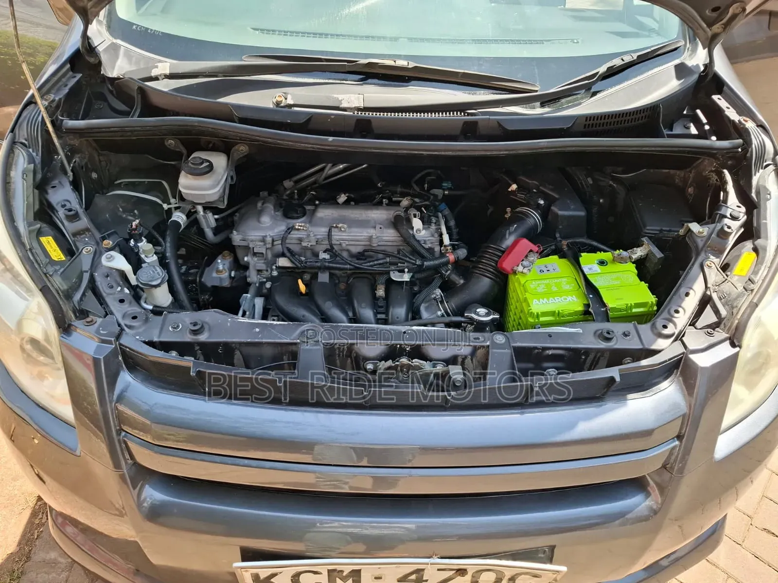 Toyota Noah 2.0 158hp FWD (8 Seater) 2010 Gray