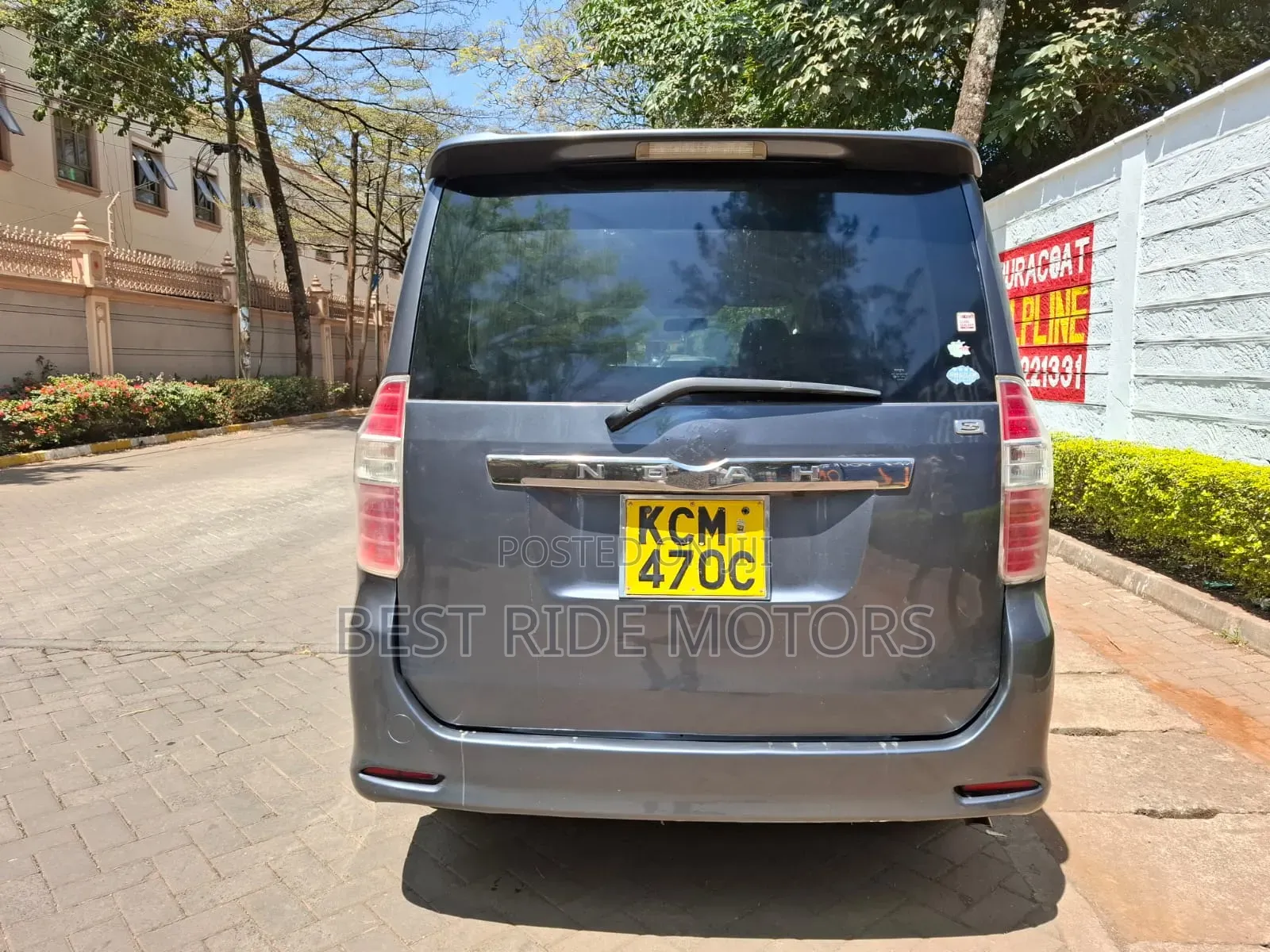 Toyota Noah 2.0 158hp FWD (8 Seater) 2010 Gray