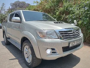 Toyota Hilux 3.0 D-4D 4x4 2012 Silver