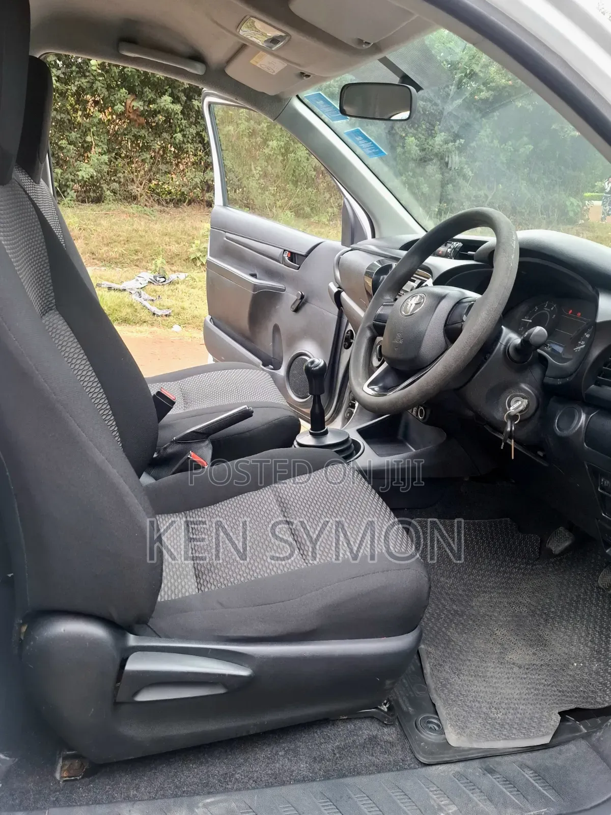 Toyota Hilux 2021 Pearl
