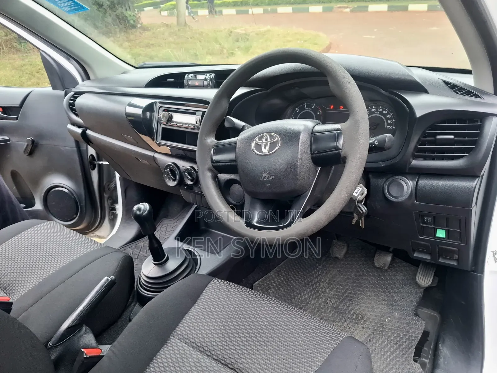 Toyota Hilux 2021 Pearl