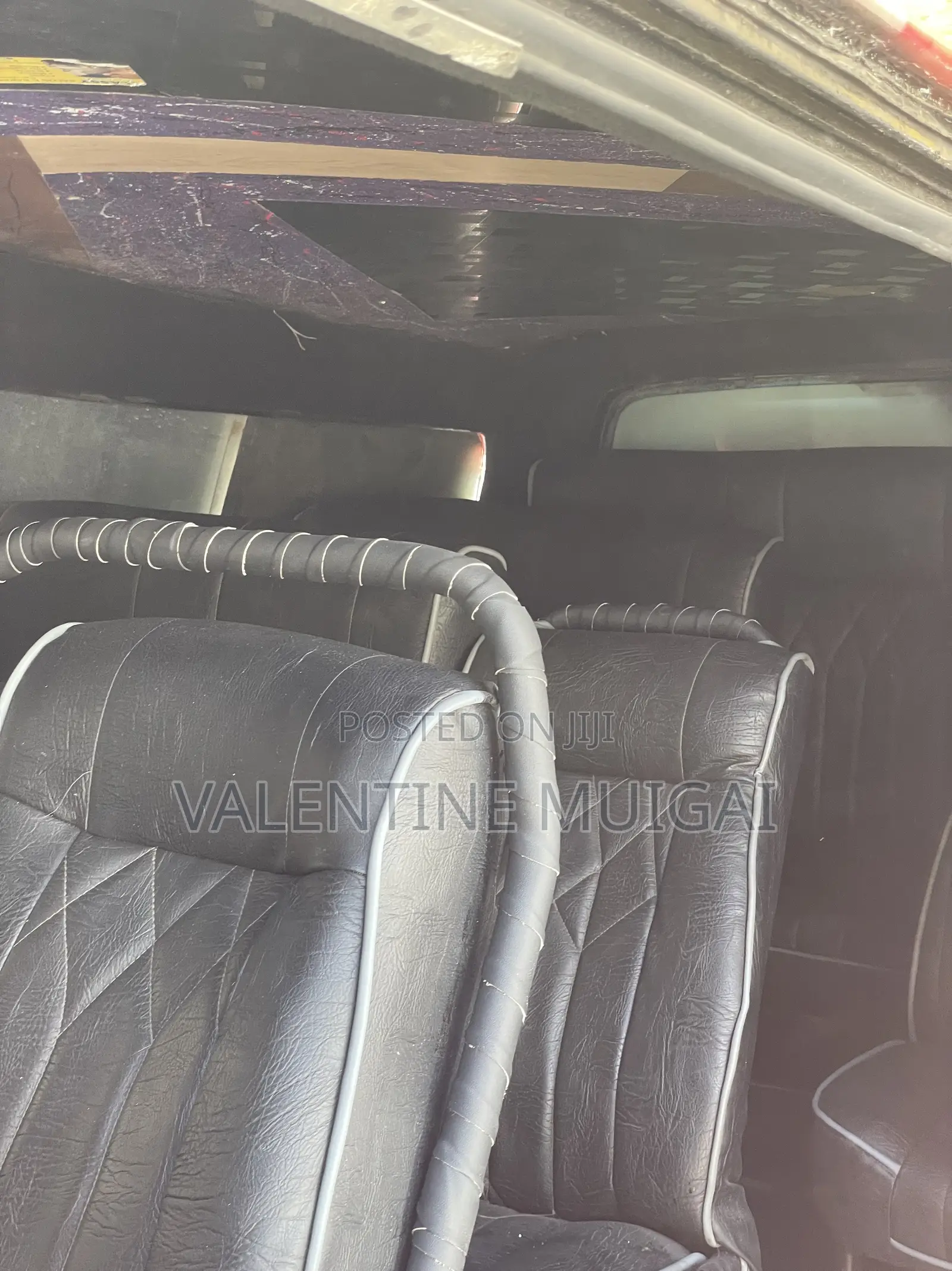 Nissan Caravan (Urvan) 2001 Red