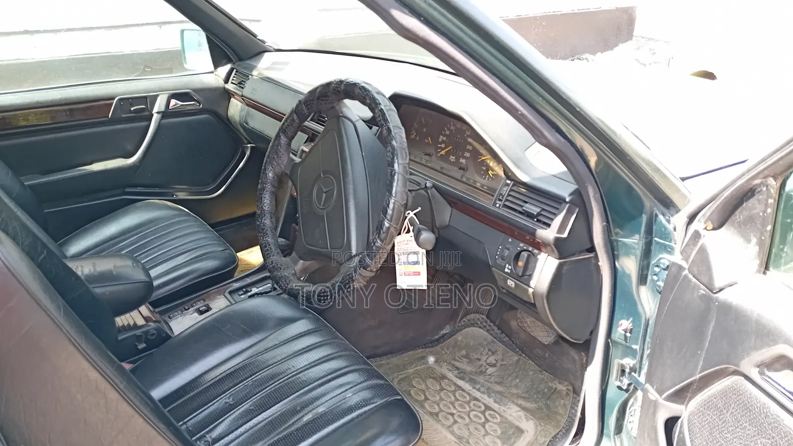 Mercedes-Benz E220 1995 Green
