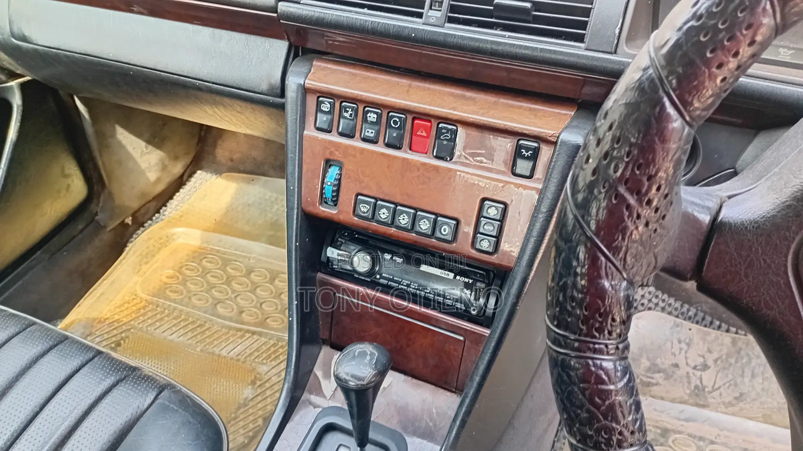 Mercedes-Benz E220 1995 Green