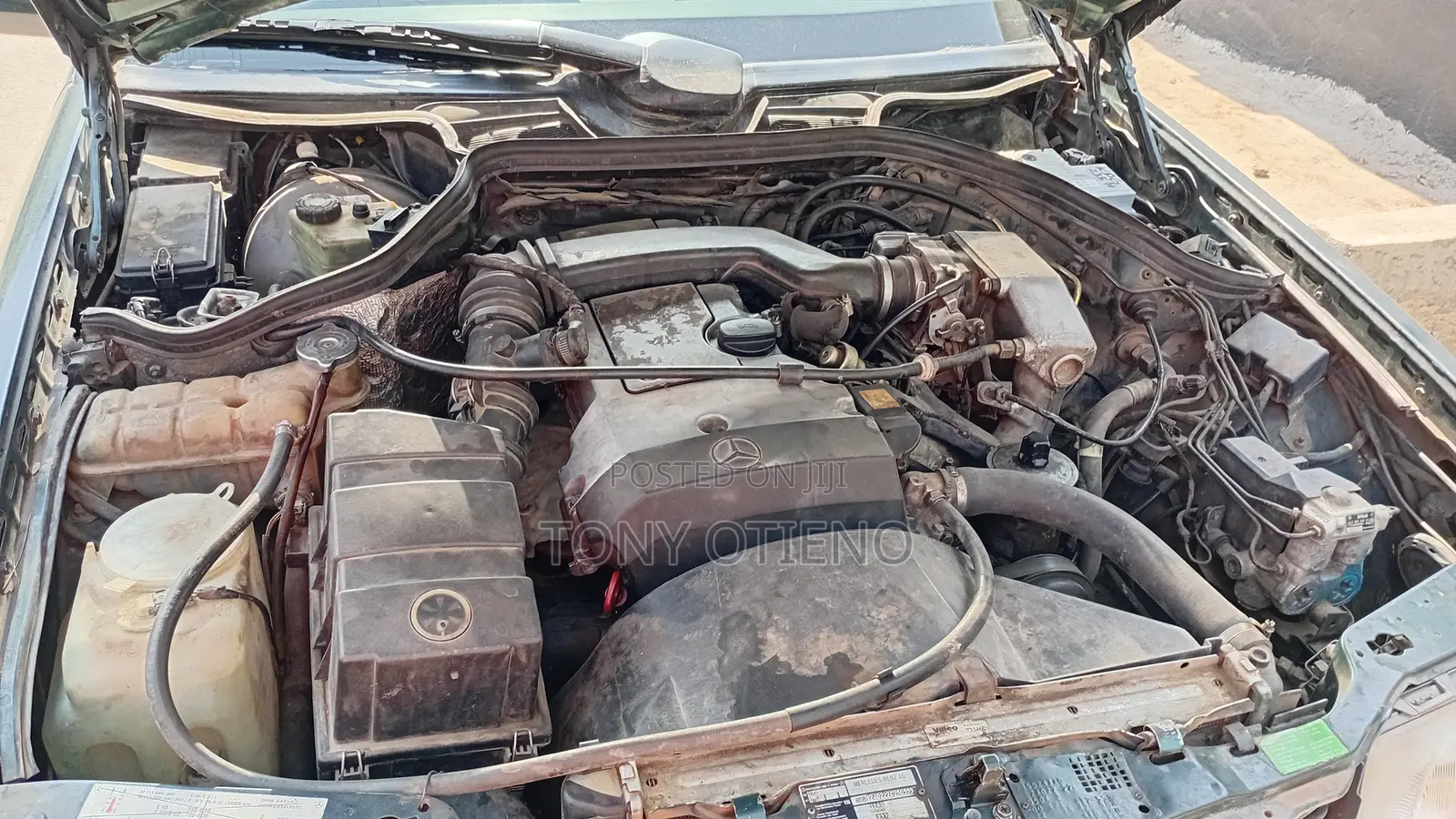 Mercedes-Benz E220 1995 Green