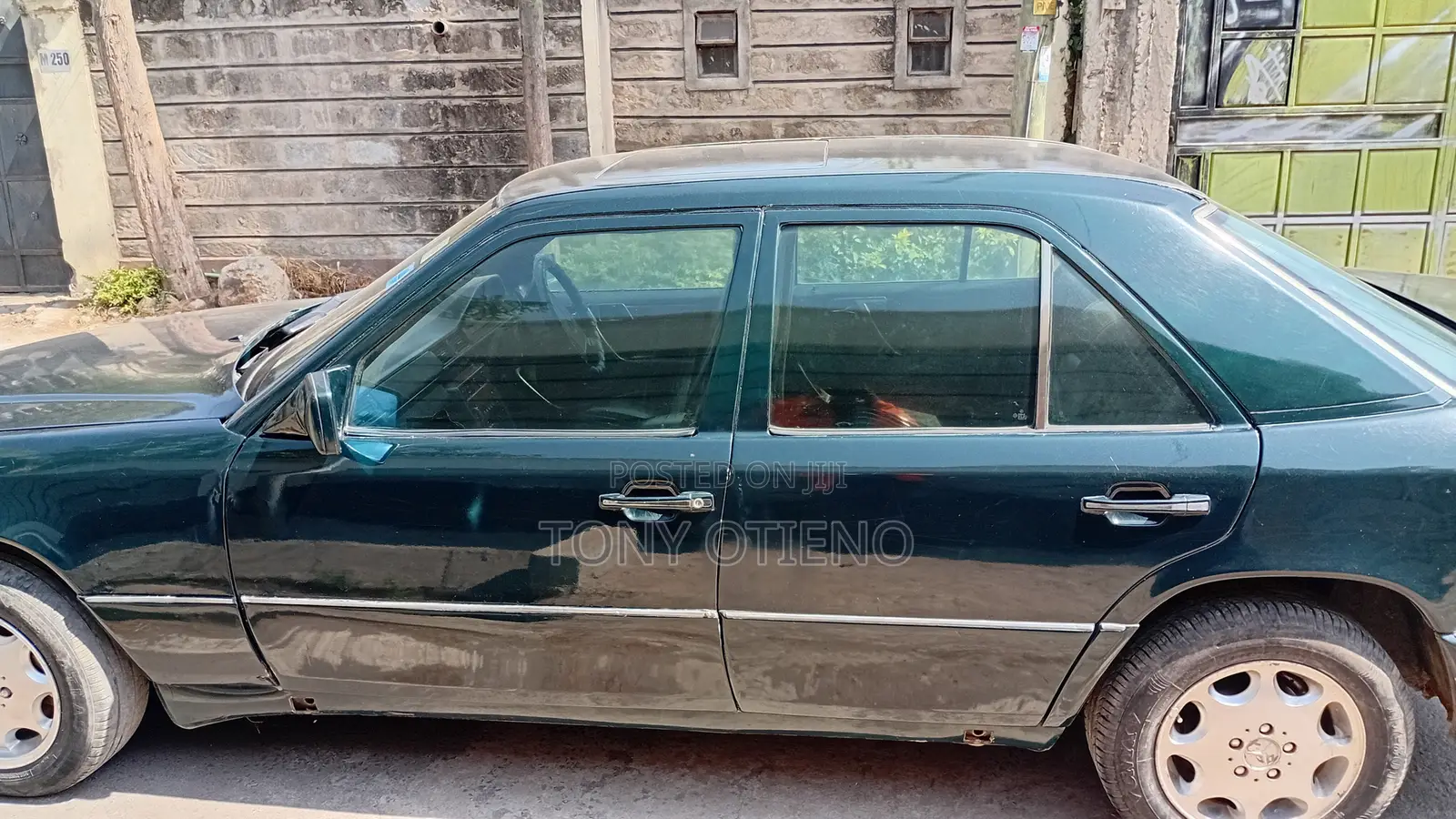 Mercedes-Benz E220 1995 Green