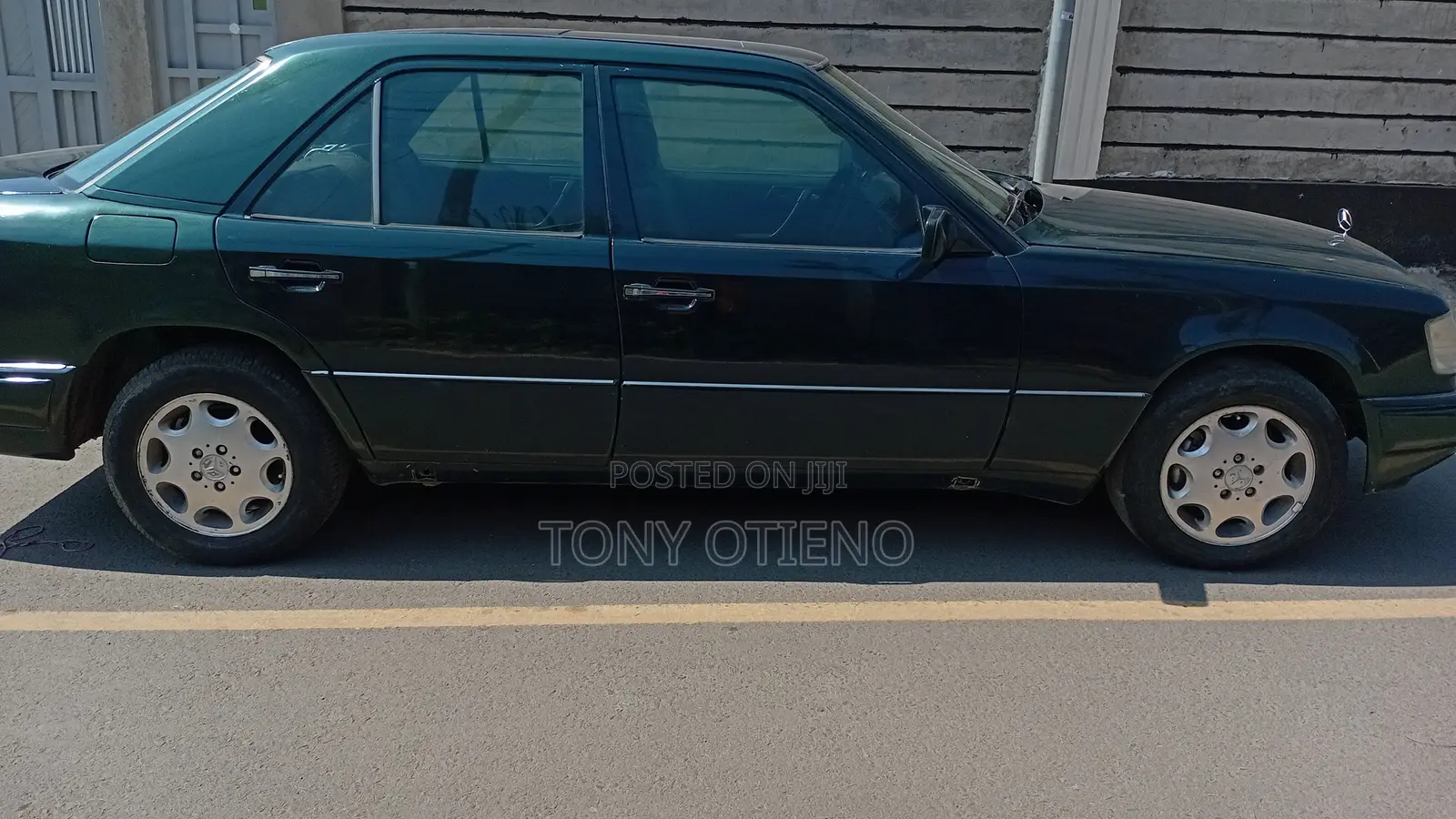 Mercedes-Benz E220 1995 Green