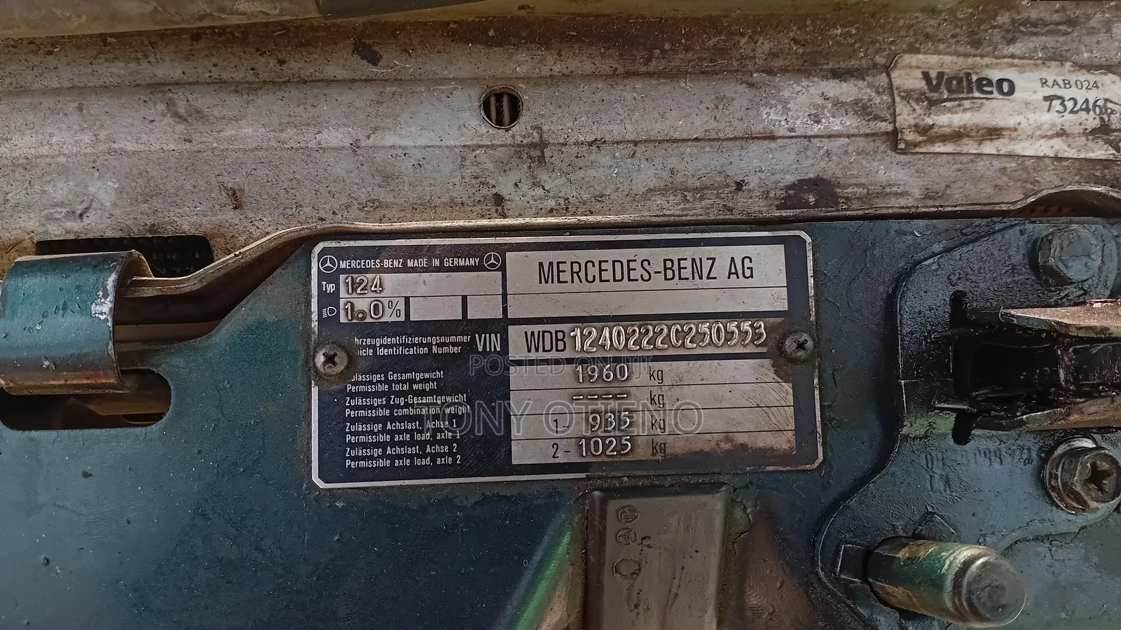 Mercedes-Benz E220 1995 Green