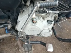 Bajaj Boxer 150 UG 2021 White