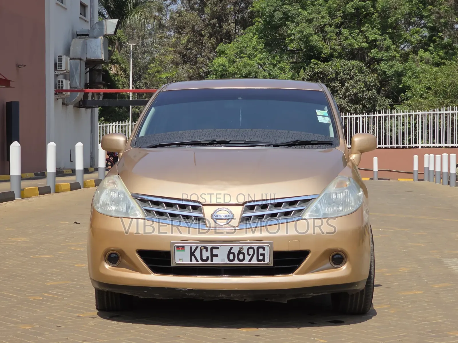 Nissan Tiida 2008 Gold