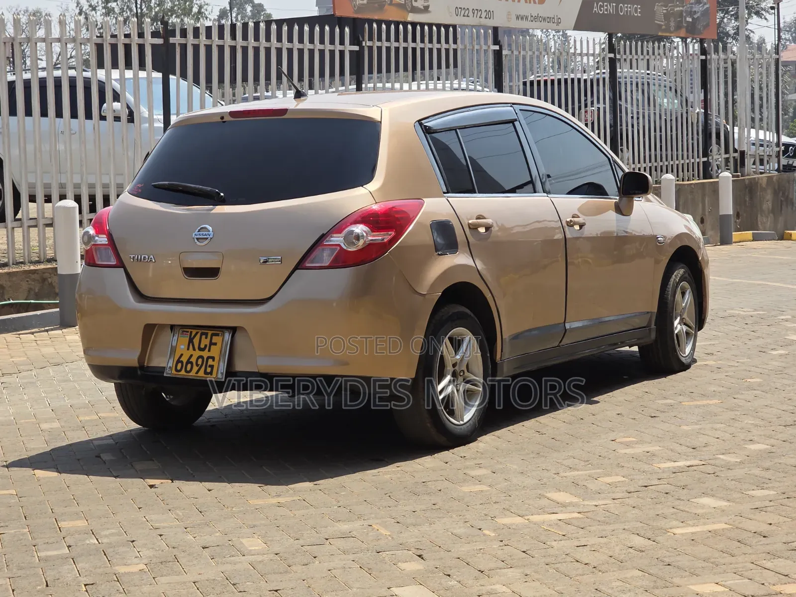 Nissan Tiida 2008 Gold