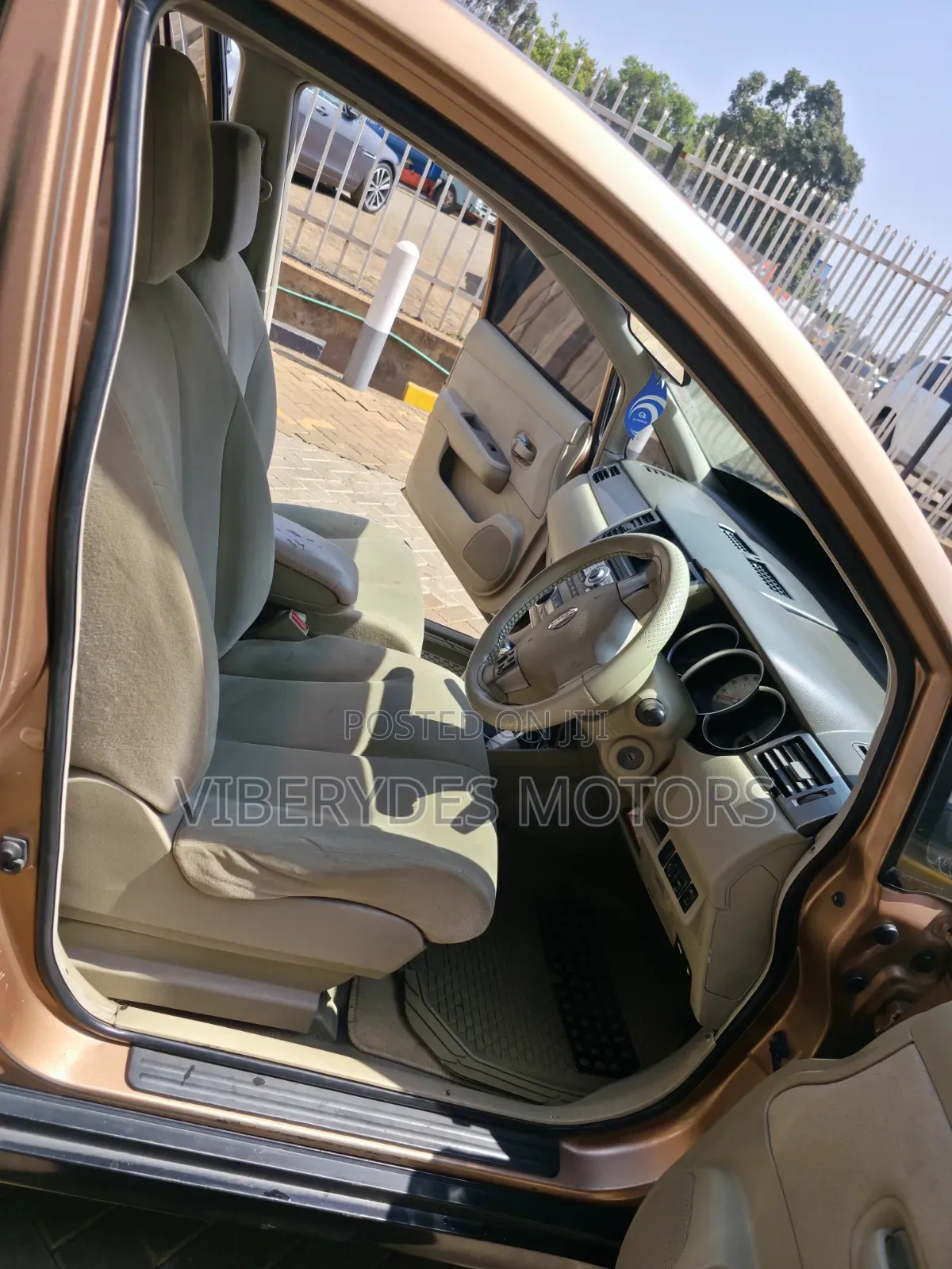 Nissan Tiida 2008 Gold