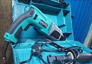 800 Watts Makita Electric Rotary Hammer Machine