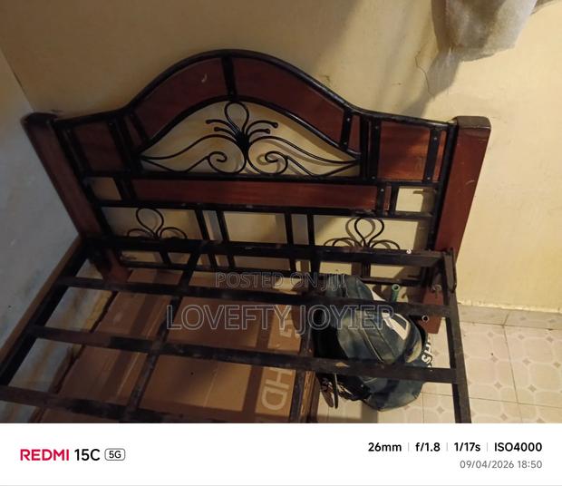 Metallic Bed - thumbnail 2