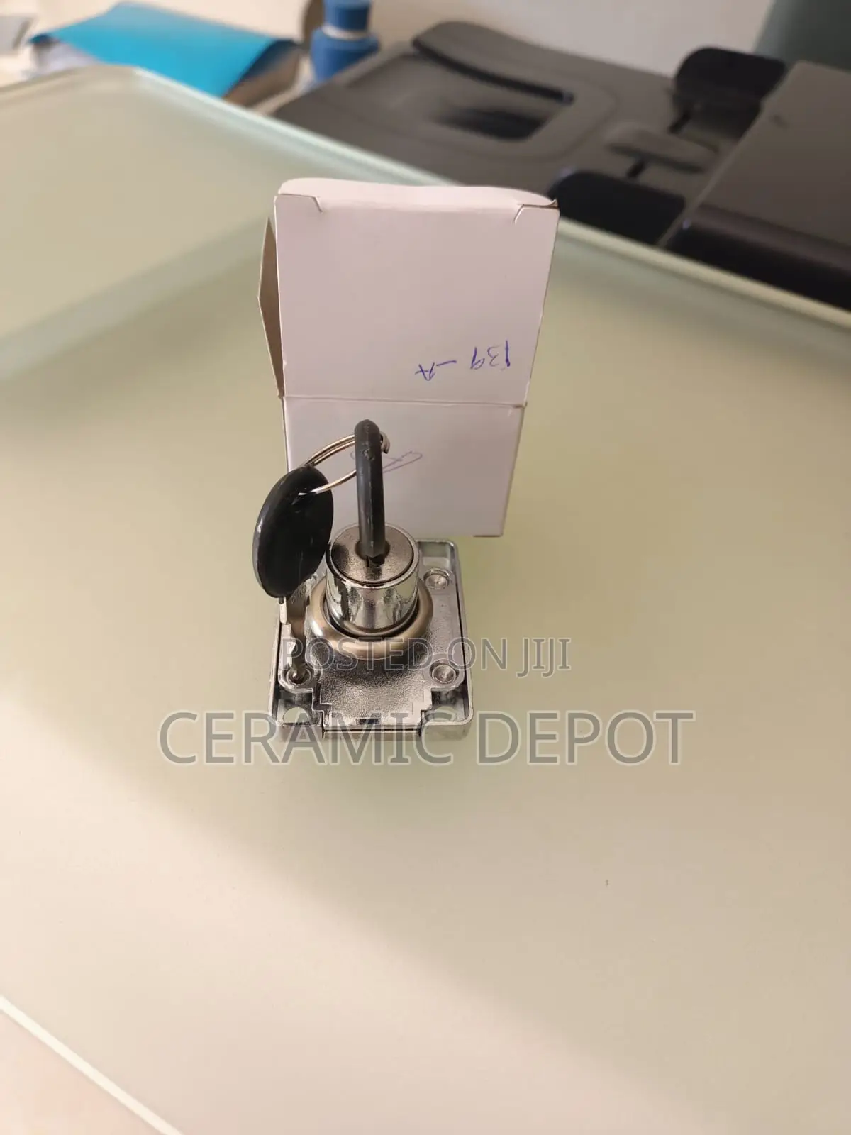 2-Turn Drawer Lock 139 22-A