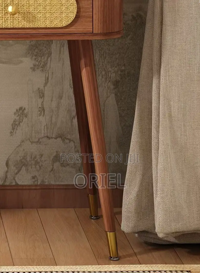 Dressing Table : Modern Brown Dressing Table With LED Lights