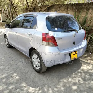 Toyota Vitz 1.0 FWD 5dr 2008 Silver