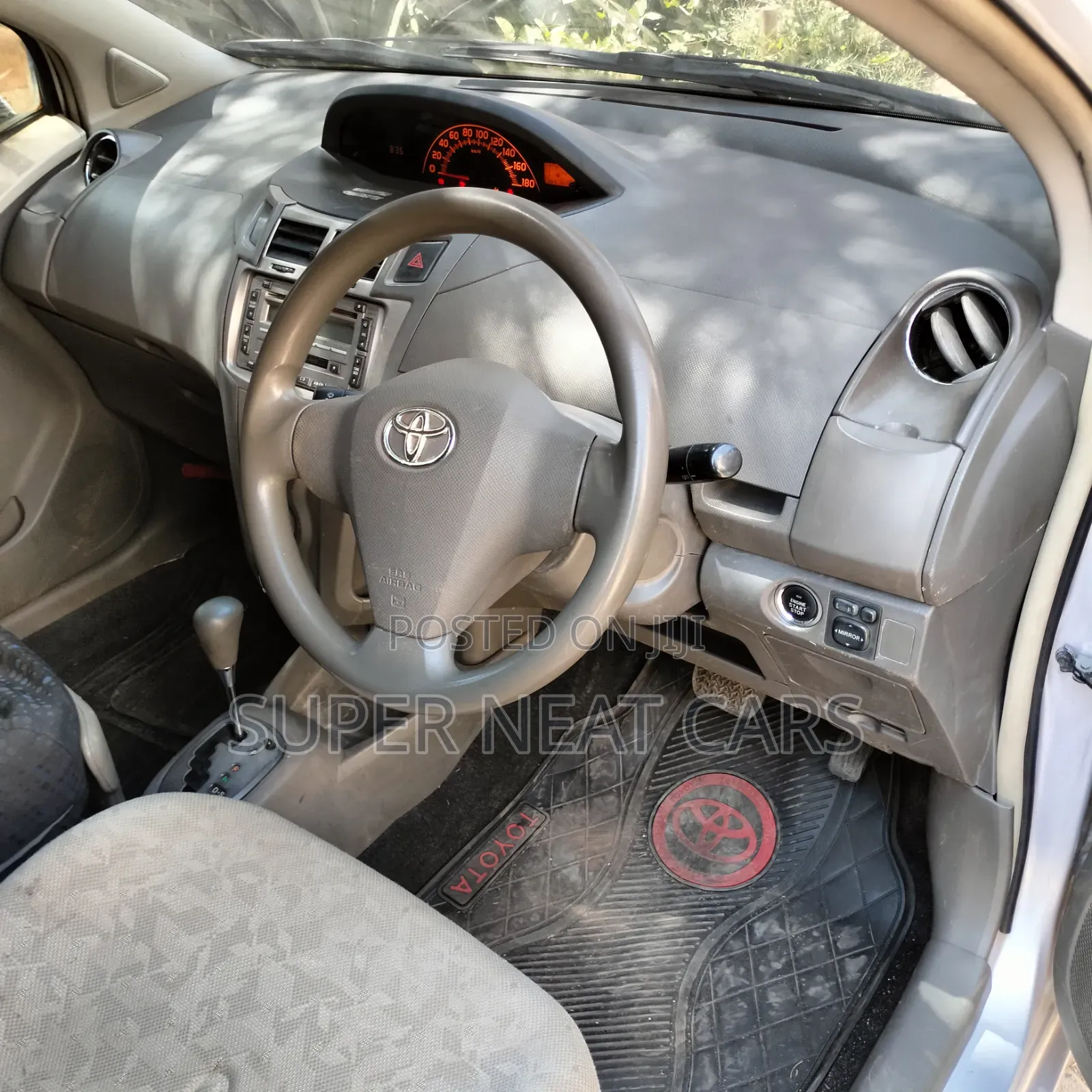 Toyota Vitz 1.0 FWD 5dr 2008 Silver