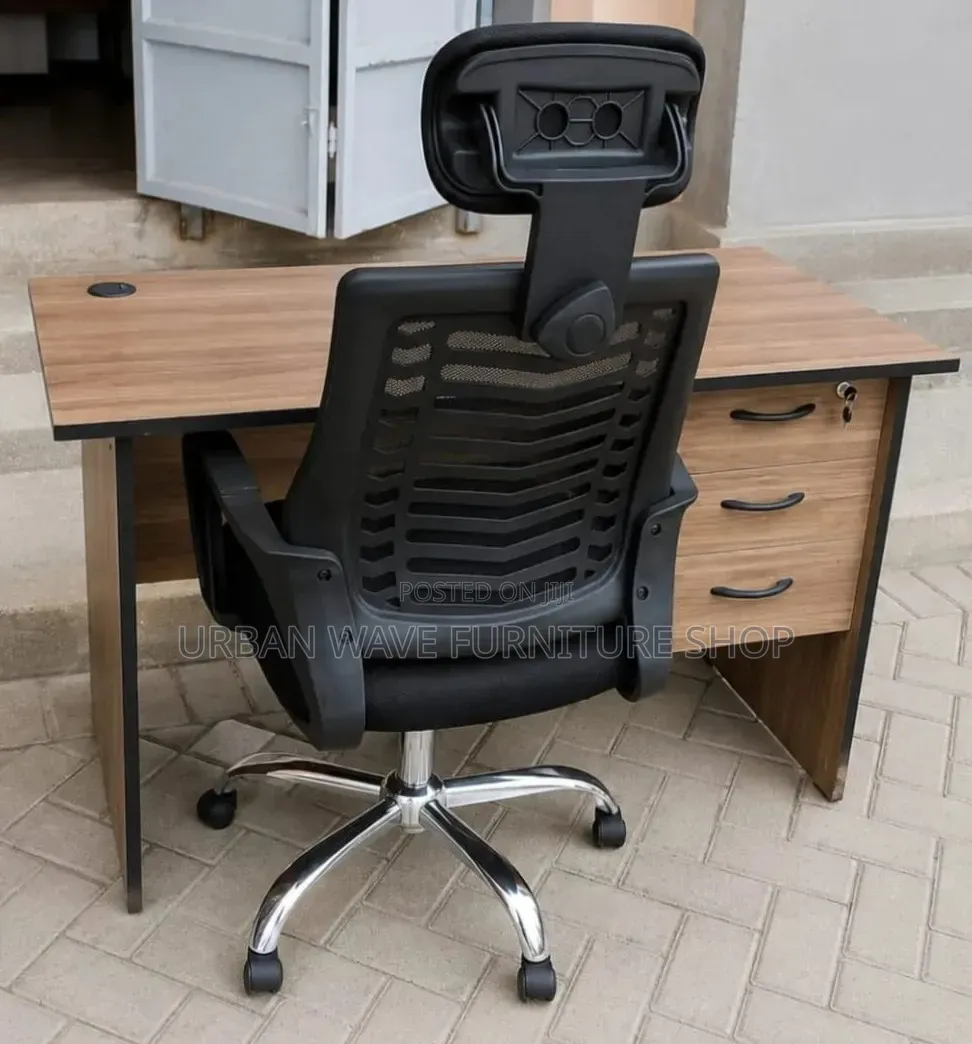 Headrest + Desk