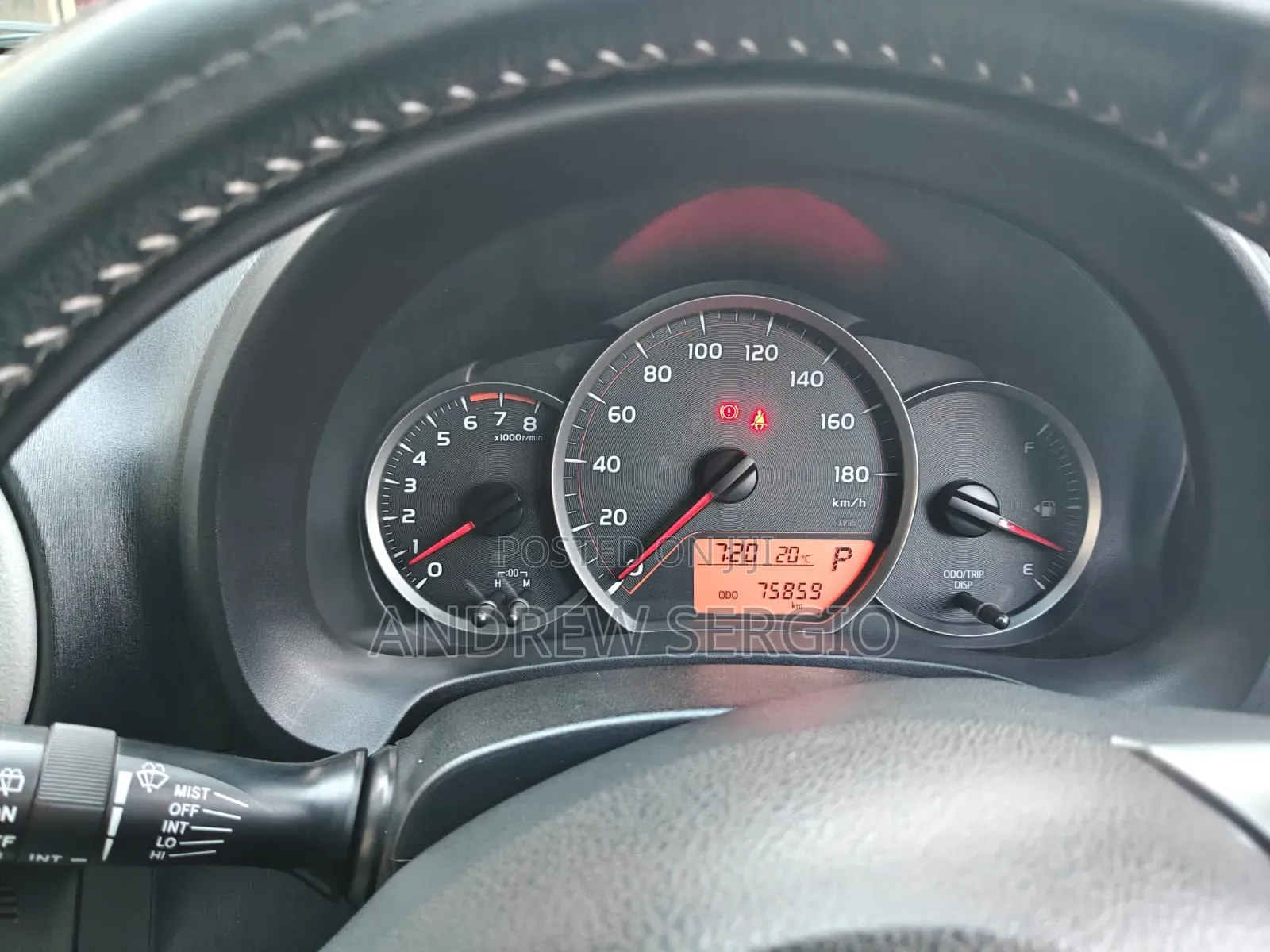 Toyota Vitz 2012 Silver