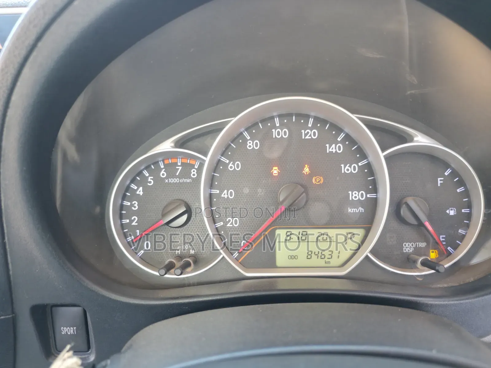 Toyota Ractis 2015 Silver
