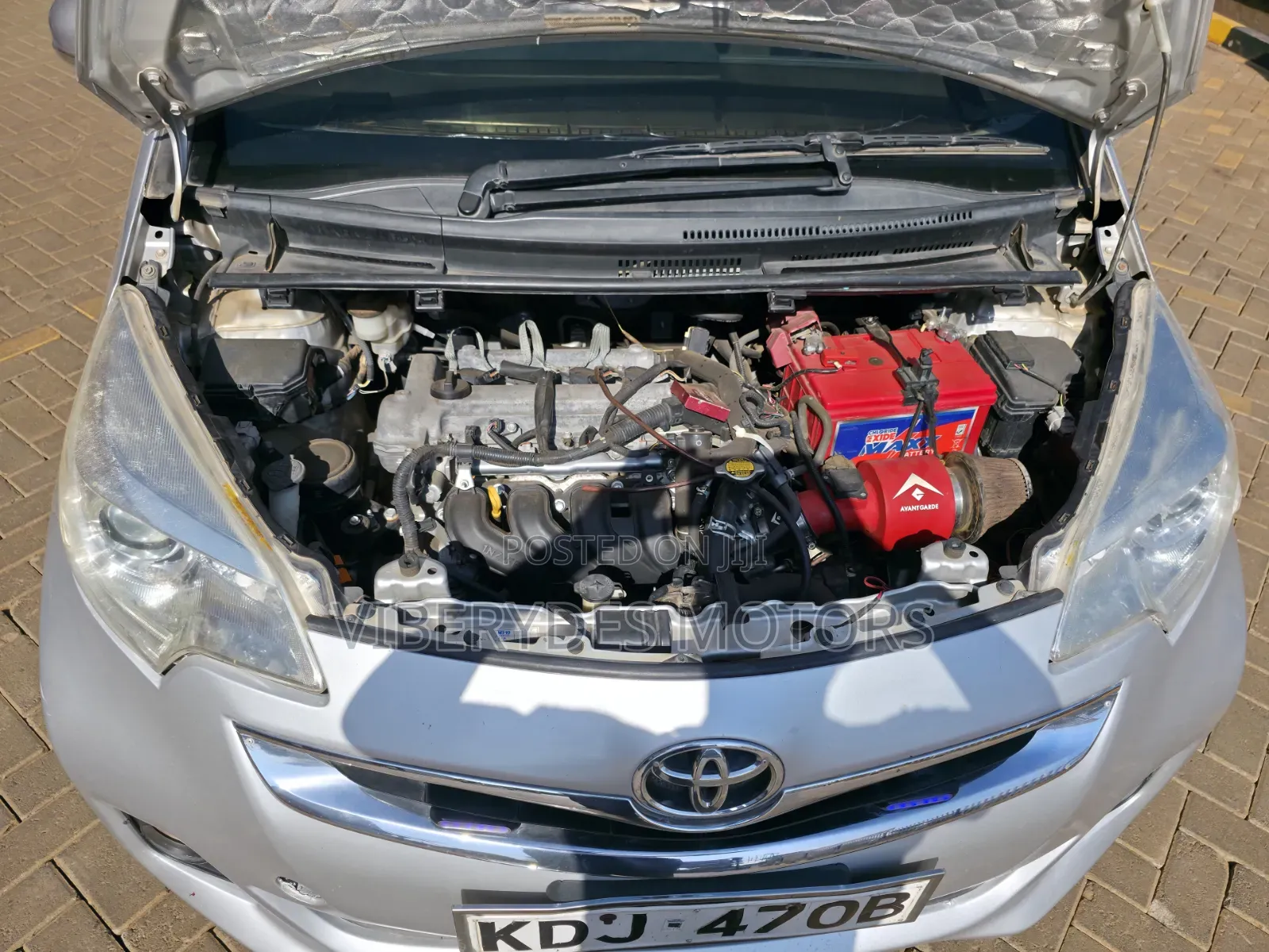 Toyota Ractis 2015 Silver